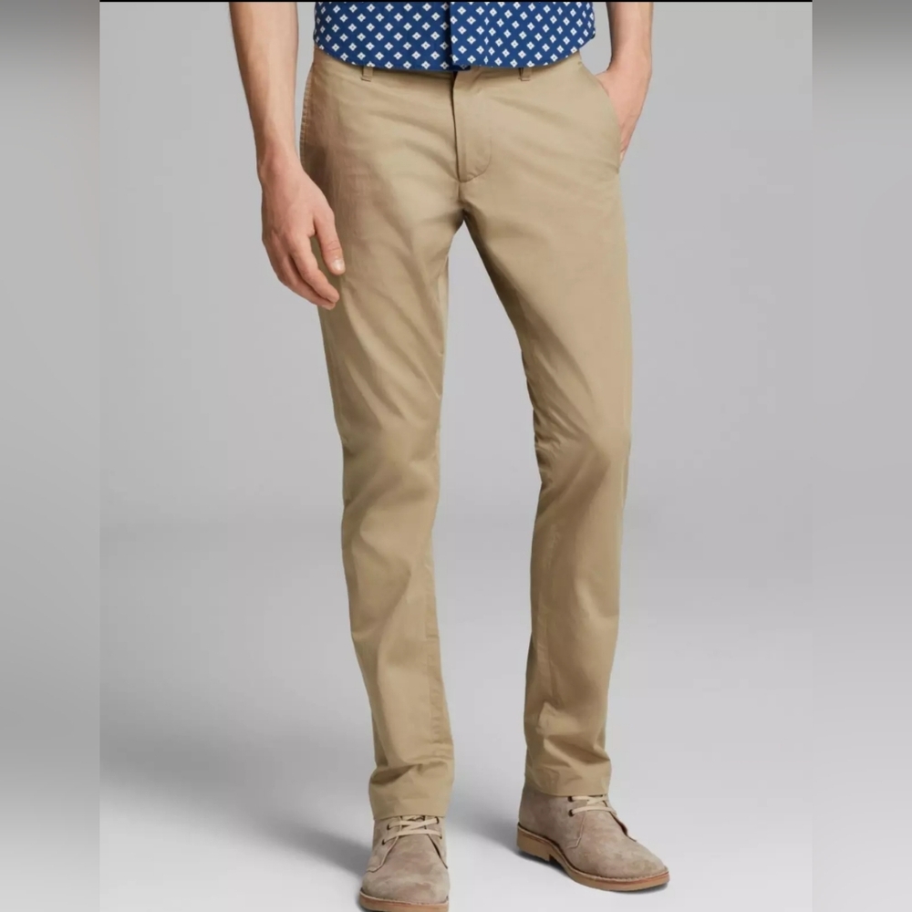 Marc by Marc Jacobs Men's Shane Fit Slim Classic Chino Pants in Khaki